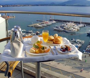 Frühstück  Vincci Puertochico Santander